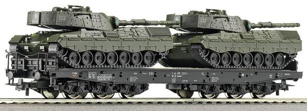 Heavy duty Flat car with 2 tanks "Leopard"<br /><a href='images/pictures/Roco/67761.jpg' target='_blank'>Full size image</a>